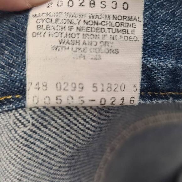 Levi's 505 Straight Leg Jeans Medium Blue Wash Vintage 34x26 - Picture 8 of 9